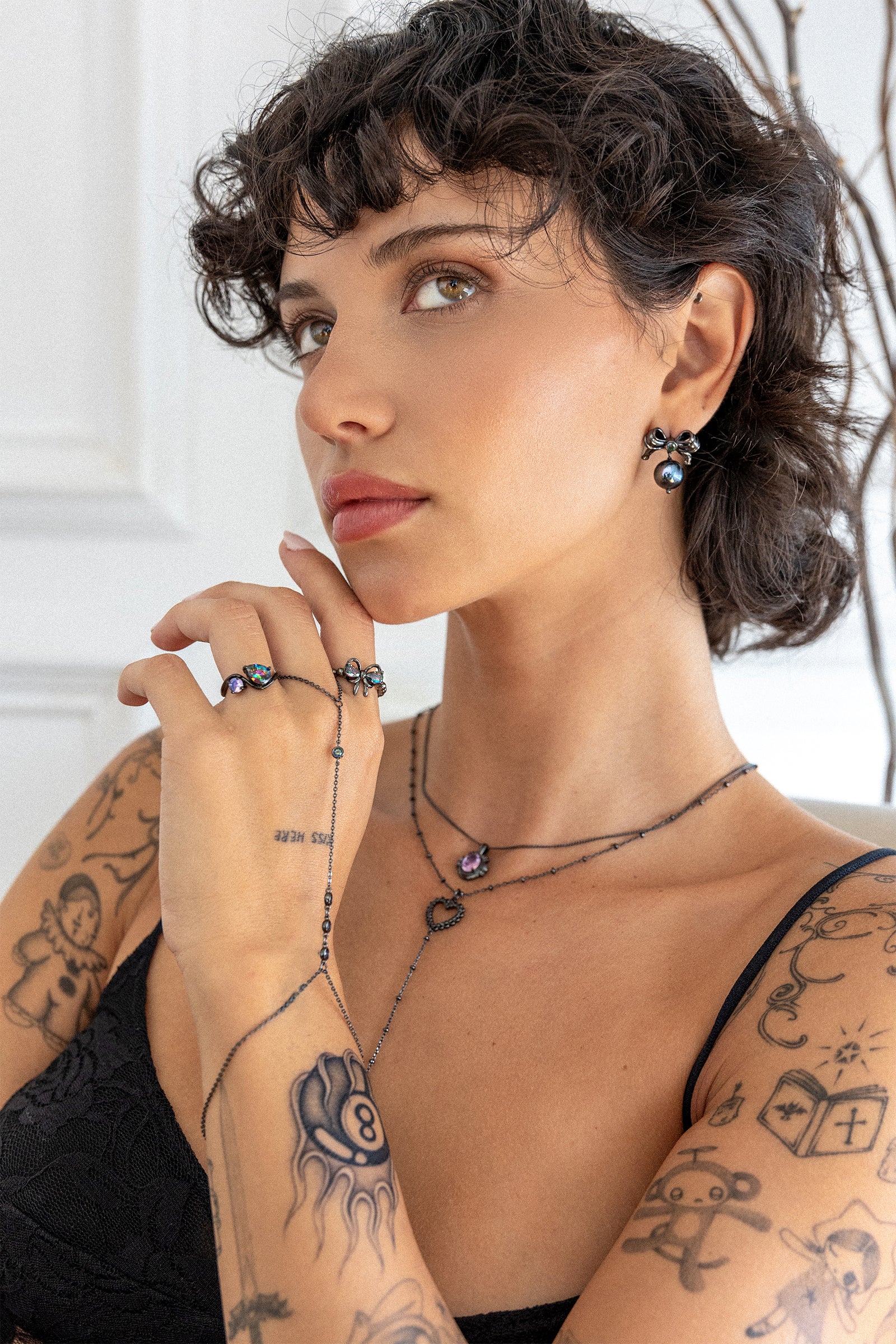 Black Gold Hand Chain